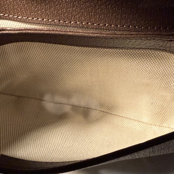 Gucci Tan and Gold Shoulder Bag - Picture 9 of 10